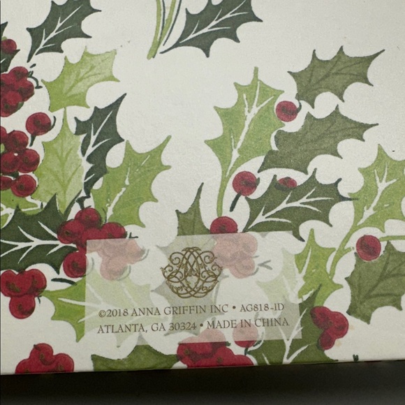 Anna Griffin Die and Stamp Storage 3 Ring Binder in Christmas Holly Scrapbooking - Picture 4 of 7